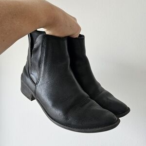 Steve Madden Black Leather Boots